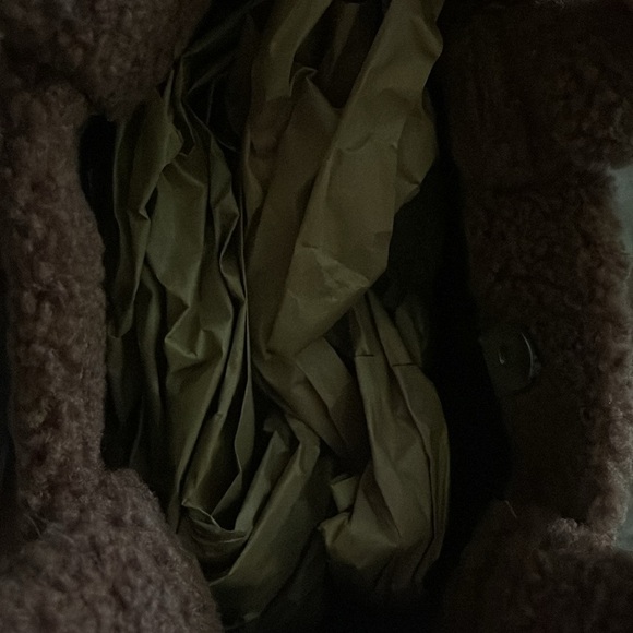 Derek♡Heart Sherpa Crossbody Shoulder Handbag - Picture 7 of 10